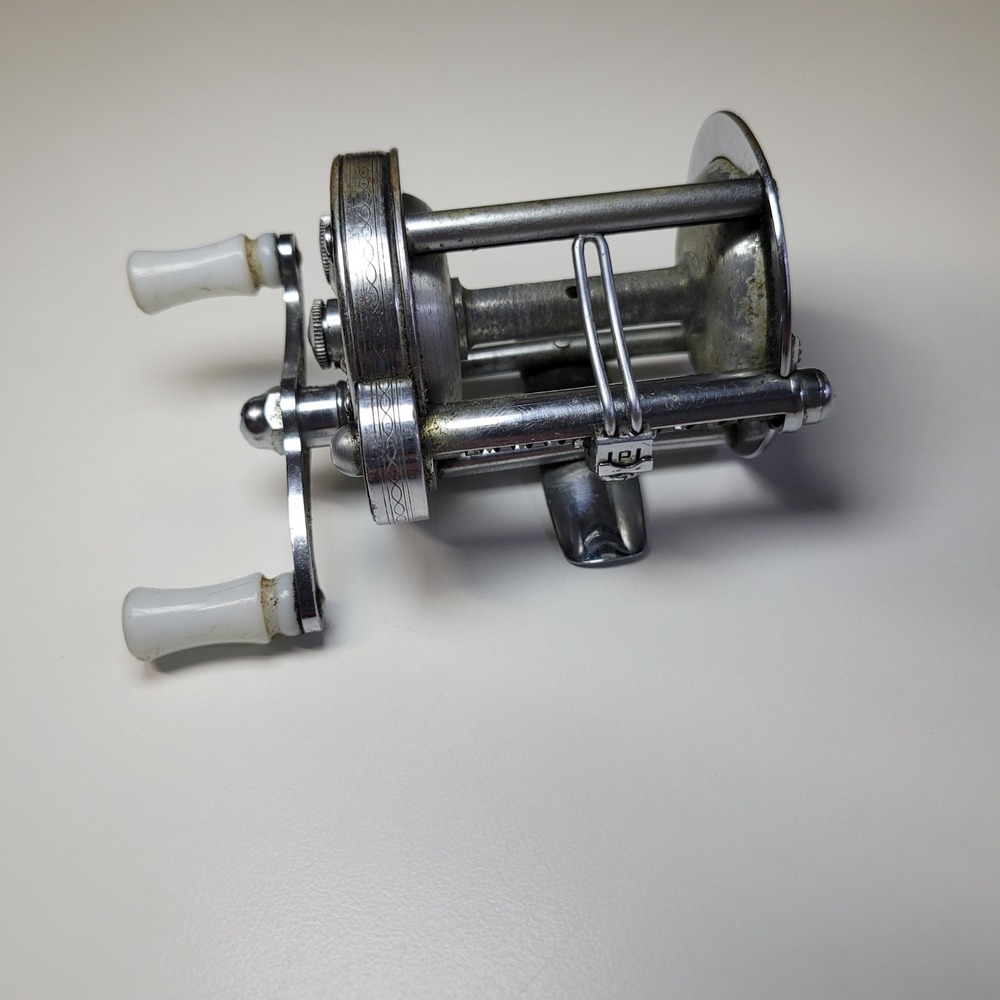 Pflueger Summit‎ 1993L Fishing Reel Vintage USA Baitcasting Reel Engraved Metal